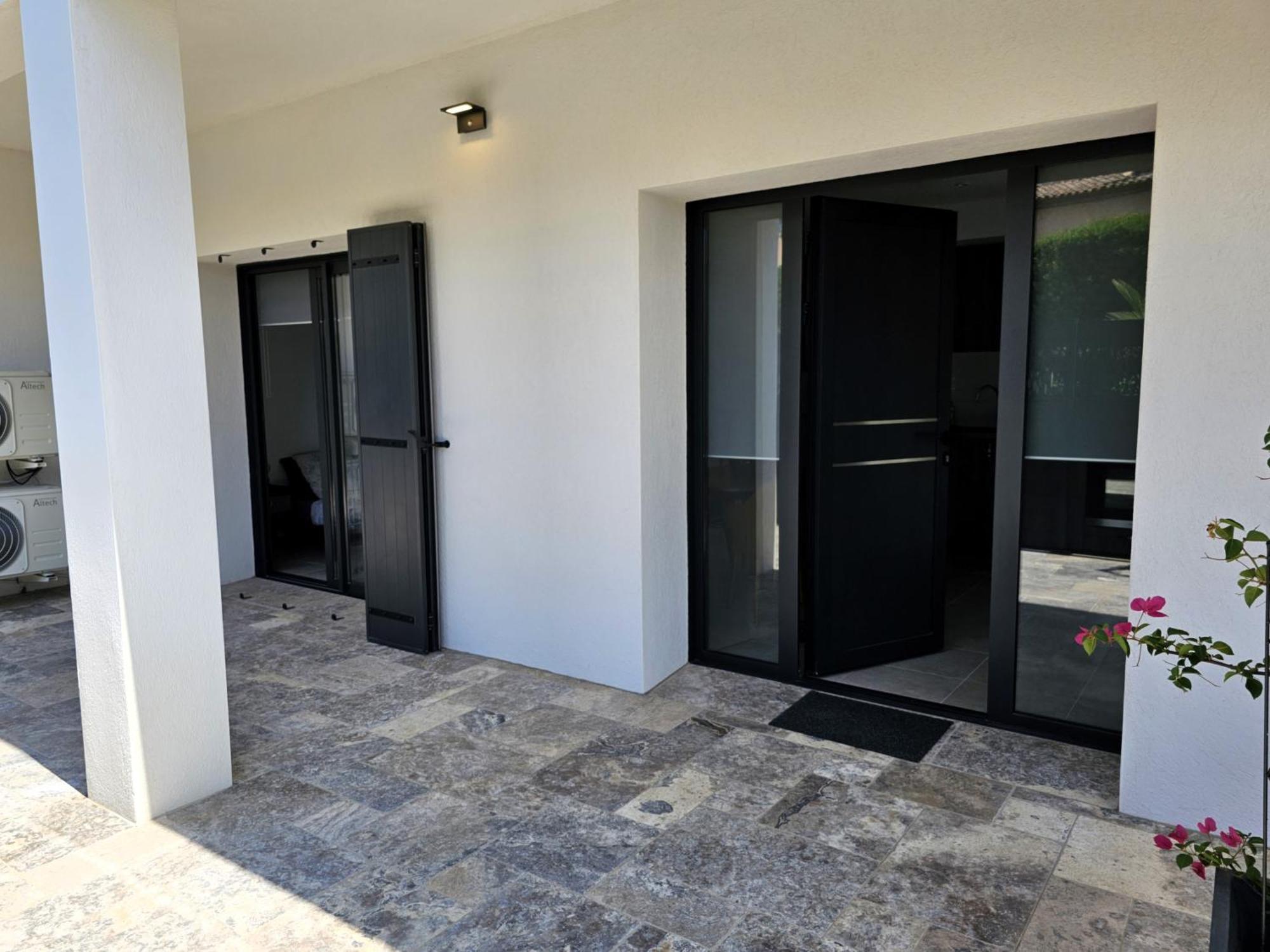Etoile Du Berger Saint Aygulf 3 Villas Et 4 Appartements Jardin Individuel Et Piscine Chauffee En Saison - La Mer Et Les Plages 450 M Dış mekan fotoğraf